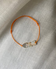 Load image into Gallery viewer, Multiple pearly heart bracelet

