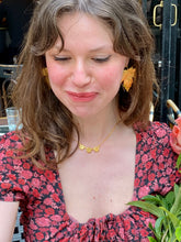 Charger l&#39;image dans la galerie, Collier Elisa vintage 3 fleurs
