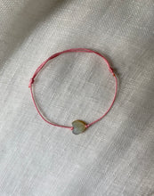 Charger l&#39;image dans la galerie, Bracelet Coeur nacré Solitaire
