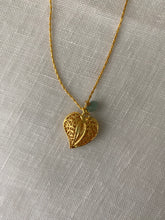 Load image into Gallery viewer, Collier Coeur Angèle vintage
