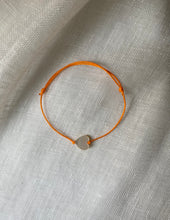 Charger l&#39;image dans la galerie, Bracelet Coeur nacré Solitaire

