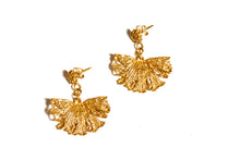 Load image into Gallery viewer, Boucles d&#39;Oreilles Feuille ajourée
