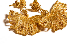 Load image into Gallery viewer, Boucles d&#39;Oreilles Feuille ajourée
