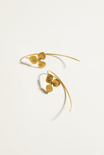 Charger l&#39;image dans la galerie, Boucles d’Oreilles Fleur d’hortensia tiges
