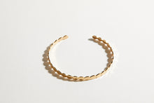 Load image into Gallery viewer, Bracelet/jonc dentelle
