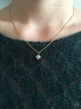 Load image into Gallery viewer, Collier à pendentif Turquoise
