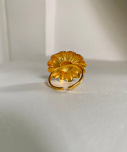 Load image into Gallery viewer, Sunflower flower ring🌻
