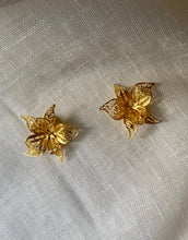 Load image into Gallery viewer, Boucles d’Oreilles clips vintage Anne
