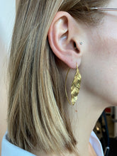 Load image into Gallery viewer, Boucles d’Oreilles Feuilles Sol 🍂
