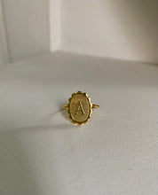Charger l&#39;image dans la galerie, Bague Initiale Rétro Romantique
