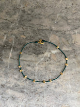 Charger l&#39;image dans la galerie, Bracelet Pépites espacées
