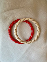 Load image into Gallery viewer, Bracelet vintage Capucine torsadé rouge
