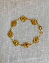 Load image into Gallery viewer, Vintage Anna flower bracelet
