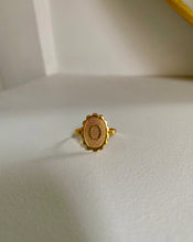 Charger l&#39;image dans la galerie, Bague Initiale Rétro Romantique
