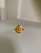 Charger l&#39;image dans la galerie, Bague Initiale Rétro Romantique
