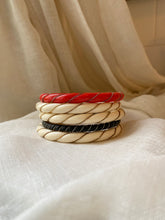 Load image into Gallery viewer, Bracelet vintage Capucine torsadé couleur ivoire
