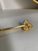 Charger l&#39;image dans la galerie, Barette fleur d’Hortensia
