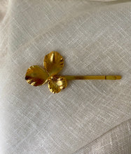 Charger l&#39;image dans la galerie, Barette fleur d’Iris

