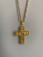 Load image into Gallery viewer, Pendentif croix vintage
