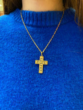Charger l&#39;image dans la galerie, Pendentif croix vintage
