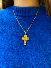 Load image into Gallery viewer, Pendentif croix vintage
