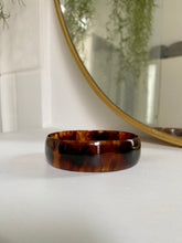 Load image into Gallery viewer, Bracelet vintage écaille de tortue véritable
