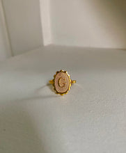Charger l&#39;image dans la galerie, Bague Initiale Rétro Romantique
