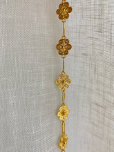 Load image into Gallery viewer, Vintage Anna flower bracelet
