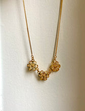 Charger l&#39;image dans la galerie, Collier Elisa vintage 3 fleurs
