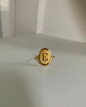 Charger l&#39;image dans la galerie, Bague Initiale Rétro Romantique
