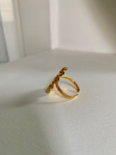 Load image into Gallery viewer, Sunflower flower ring🌻

